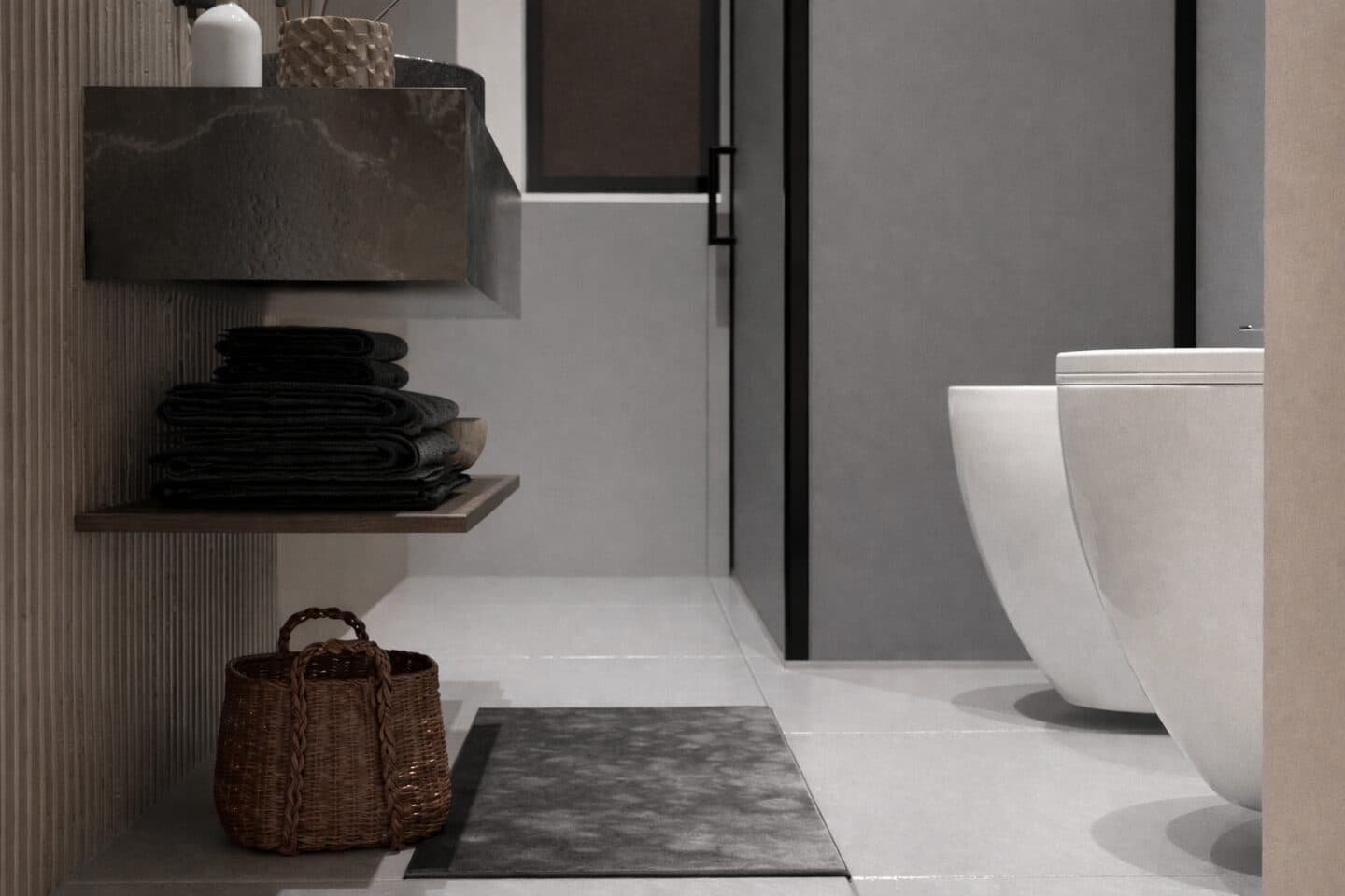 Bagno moderno con rivestimenti materici e dettagli in legno